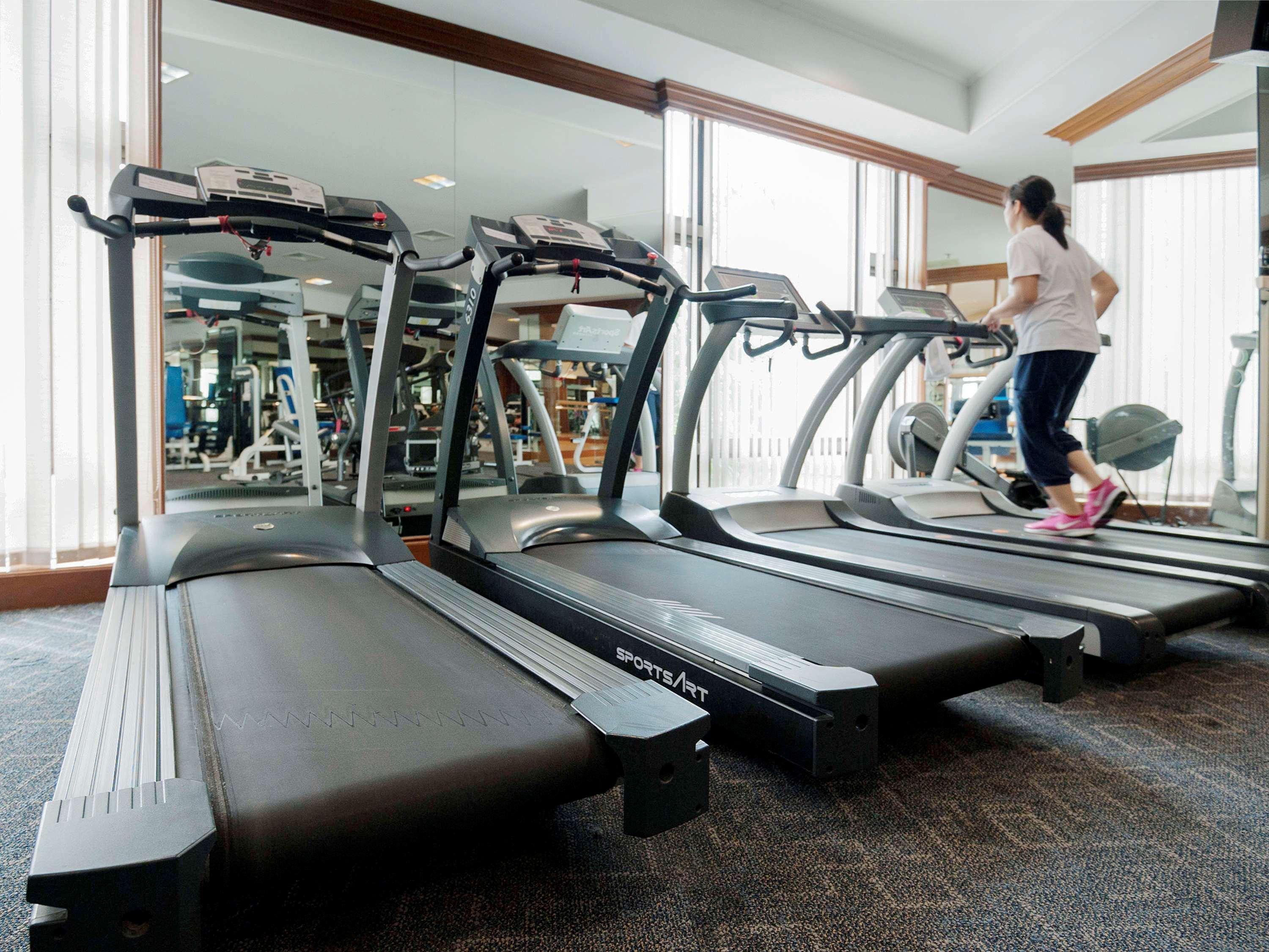 プルマン コンケーン ラジャ オーキッド ホテル コーンケーン エクステリア 写真 A treadmill
