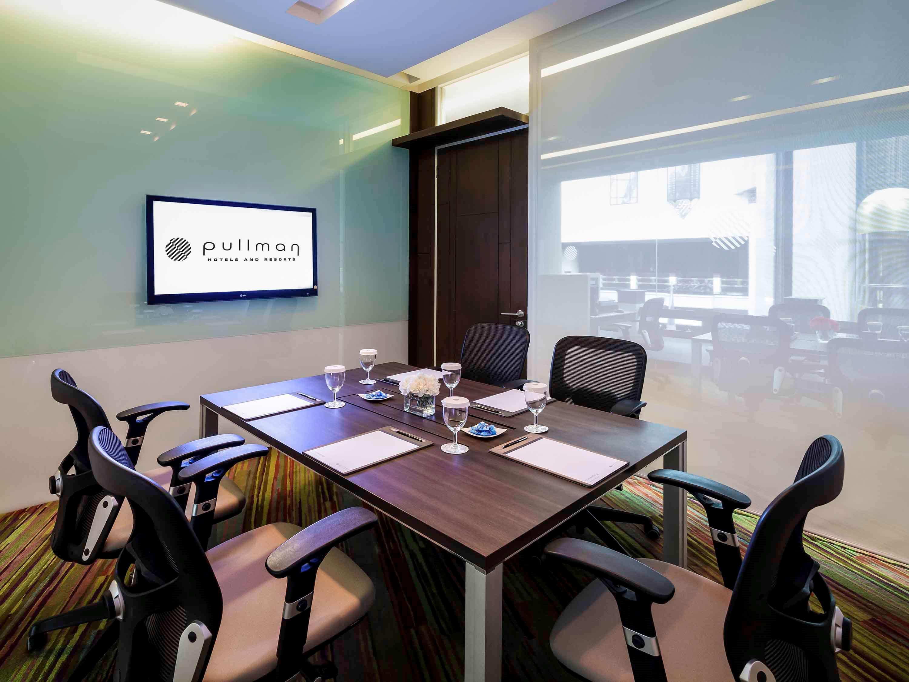 プルマン コンケーン ラジャ オーキッド ホテル コーンケーン エクステリア 写真 Meeting room at Pullman London St Pancras