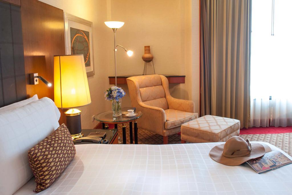 プルマン コンケーン ラジャ オーキッド ホテル コーンケーン エクステリア 写真 A room at the hotel